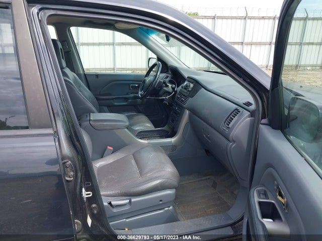 2004 HONDA PILOT EX VIN: 2HKYF18664H511043
