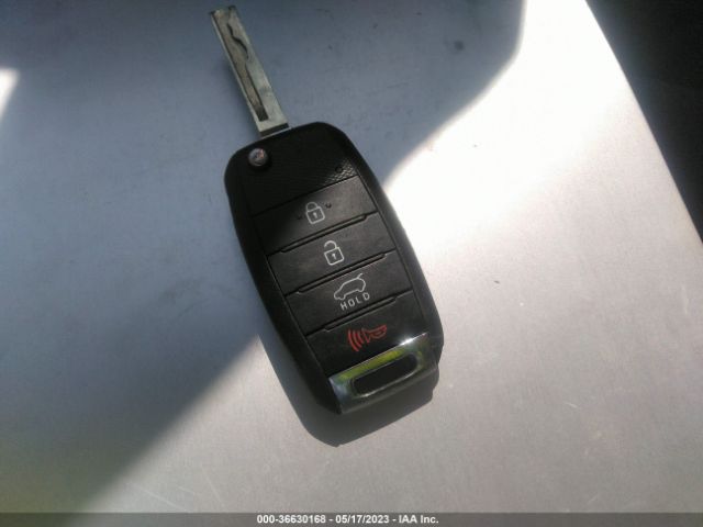 5XYPG4A32GG053734 KIA SORENTO LX