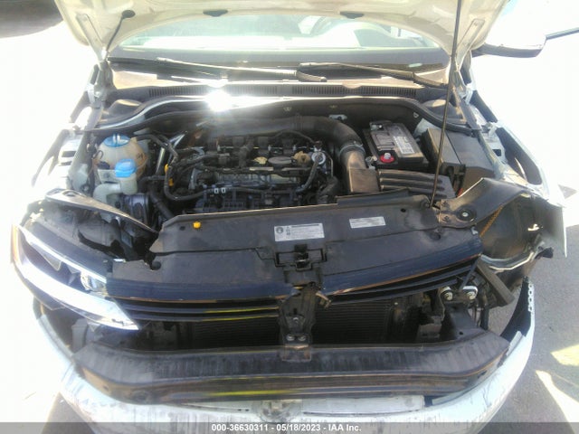 3VWD17AJ2EM415692 Volkswagen Jetta Sedan Se