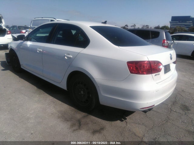 3VWD17AJ2EM415692 Volkswagen Jetta Sedan Se
