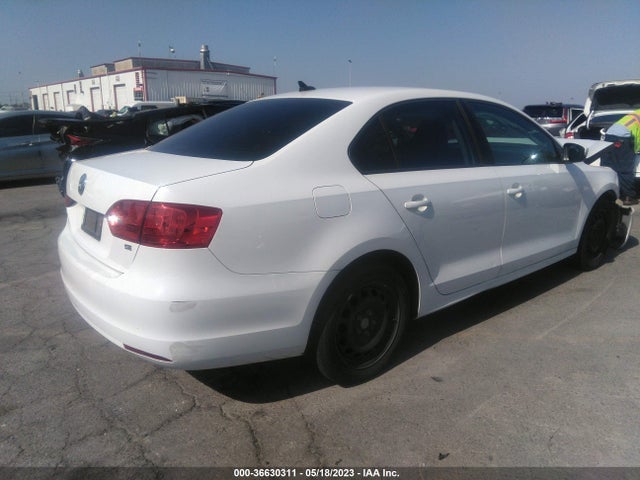 3VWD17AJ2EM415692 Volkswagen Jetta Sedan Se
