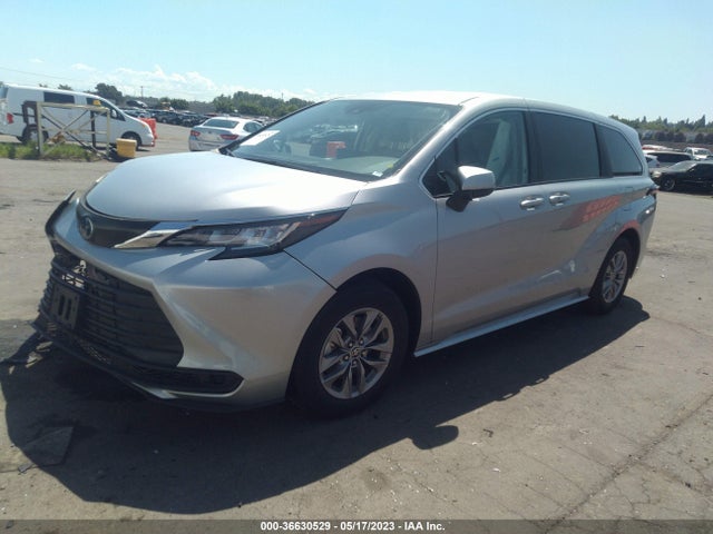 Toyota SIENNA LE 2022 5TDKRKEC7NS114112 Image 2