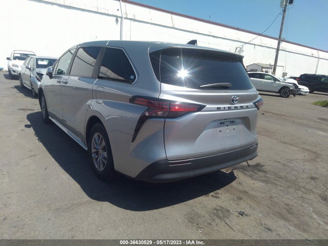 Toyota SIENNA LE 2022 5TDKRKEC7NS114112 Image 4