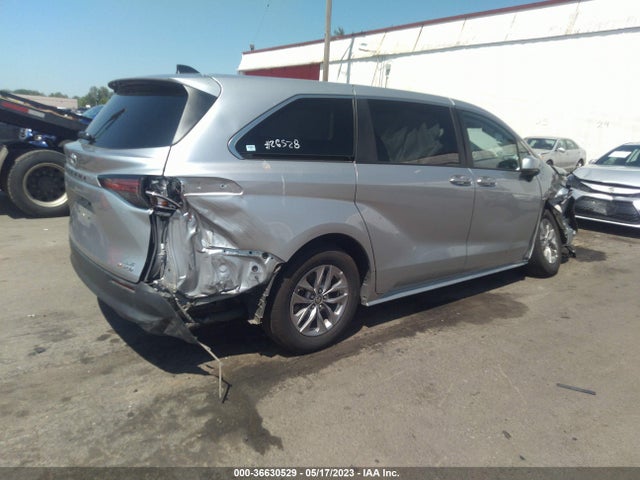 Toyota SIENNA LE 2022 5TDKRKEC7NS114112 Image 5
