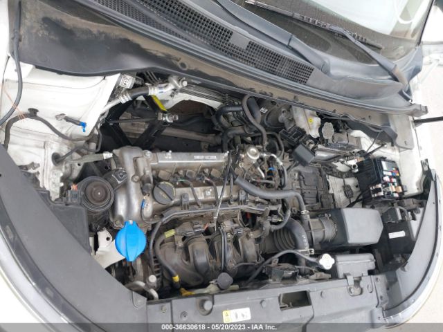 KNDJN2A21J7560930 KIA Soul Base