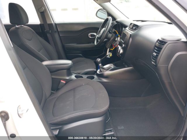 KNDJN2A21J7560930 KIA Soul Base