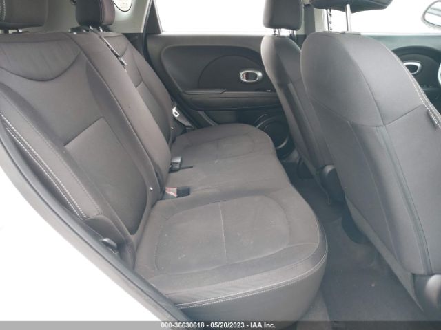 KNDJN2A21J7560930 KIA Soul Base