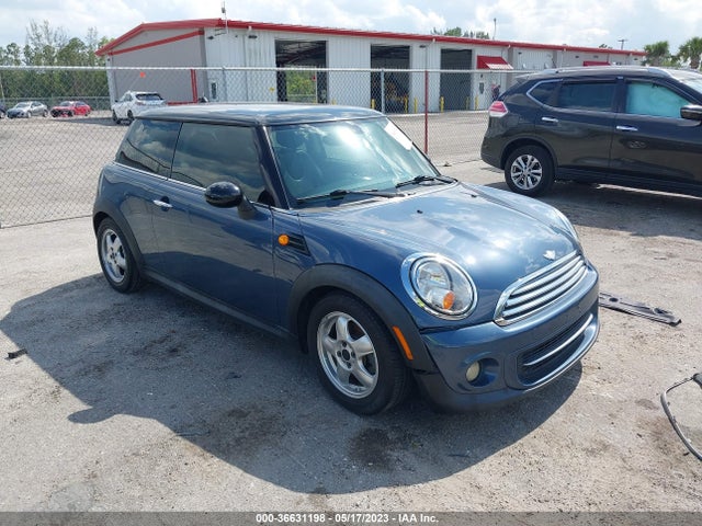2011 MINI COOPER HARDTOP WMWSU3C51BT099612 Photo 0