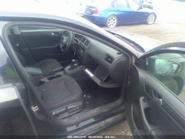 3VW2K7AJ0FM335829 Volkswagen Jetta Sedan 2.0l S