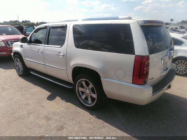 Продаж на аукціоні авто 2008 Cadillac Escalade Esv, vin: 1GYFK668X8R116716, номер лоту: 36631482