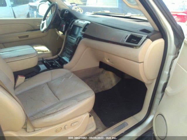 Продаж на аукціоні авто 2008 Cadillac Escalade Esv, vin: 1GYFK668X8R116716, номер лоту: 36631482