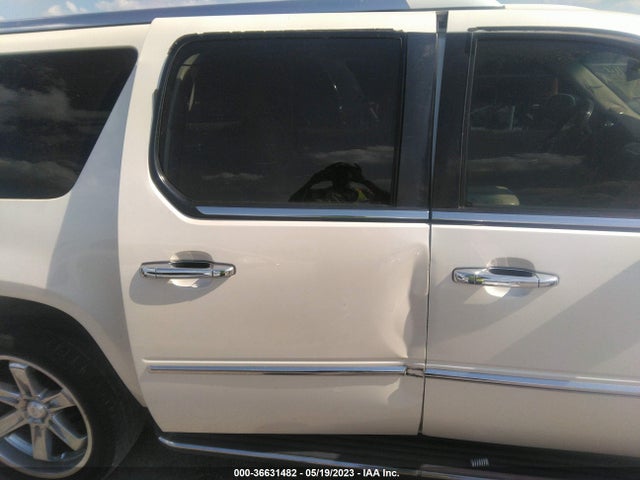 Продаж на аукціоні авто 2008 Cadillac Escalade Esv, vin: 1GYFK668X8R116716, номер лоту: 36631482