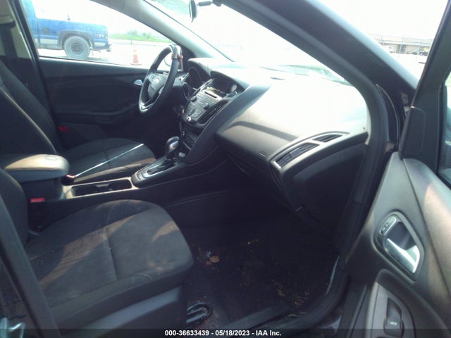Ford FOCUS SE 2017 1FADP3F22HL225558 Image 6