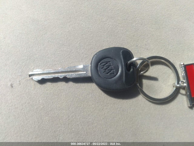 2007 BUICK LACROSSE CX VIN: 2G4WC582171238115