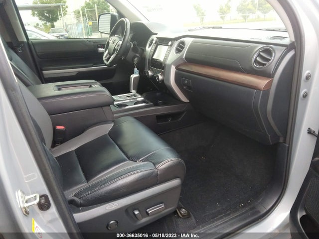 Продаж на аукціоні авто 2018 Toyota Tundra 4wd Sr5/limited/platinum, vin: 5TFHW5F19JX765635, номер лоту: 36635016