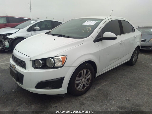 Chevrolet SONIC LT 2015 1G1JC5SG3F4220889 Image 2