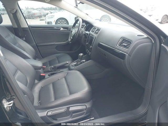 3VWL17AJXHM227017 Volkswagen Jetta 1.8t Sel