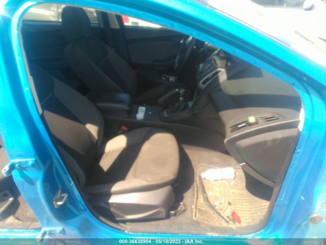 1FADP3K2XEL408076 Ford FOCUS SE
