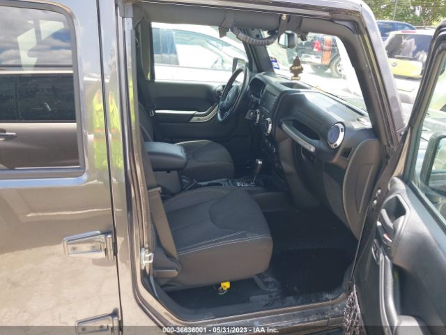 1C4HJWEG1HL688951 Jeep Wrangler Unlimited Sahara