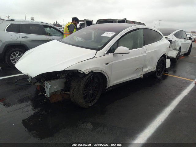 2020 Tesla Model X, VIN: 5YJXCAE47LF272056