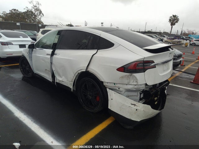 2020 Tesla Model X, VIN: 5YJXCAE47LF272056