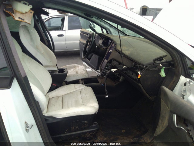 2020 Tesla Model X, VIN: 5YJXCAE47LF272056