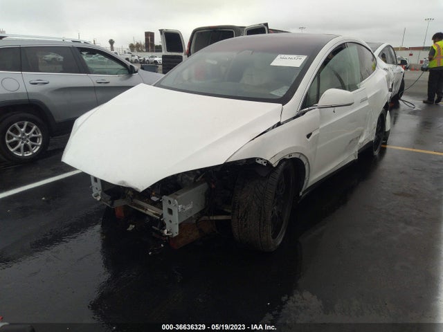 2020 Tesla Model X, VIN: 5YJXCAE47LF272056