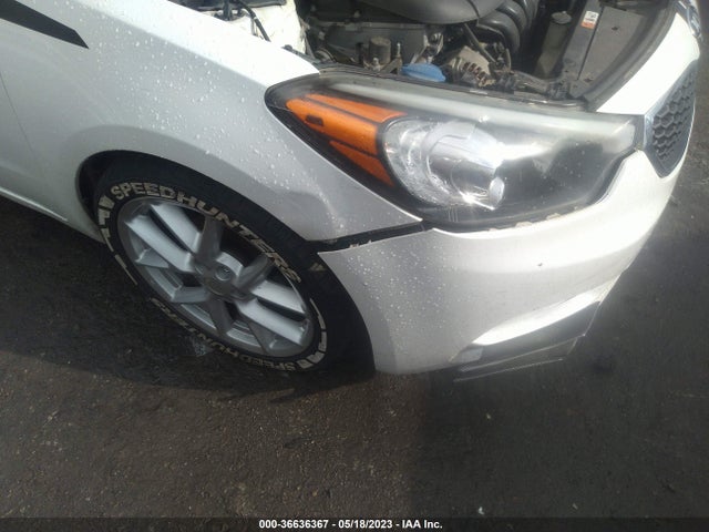 2016 KIA FORTE 5-DOOR LX VIN: KNAFK5A8XG5527088