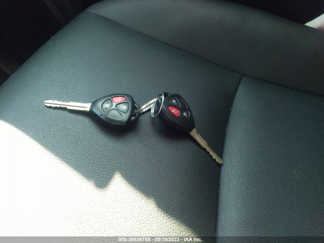 Toyota 4RUNNER SR5 2018 JTEBU5JR9J5577228 Image 3