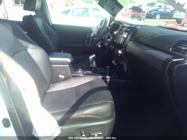 Toyota 4RUNNER SR5 2018 JTEBU5JR9J5577228 Image 7