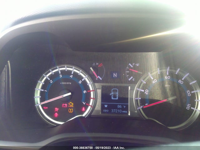 Toyota 4RUNNER SR5 2018 JTEBU5JR9J5577228 Image 9