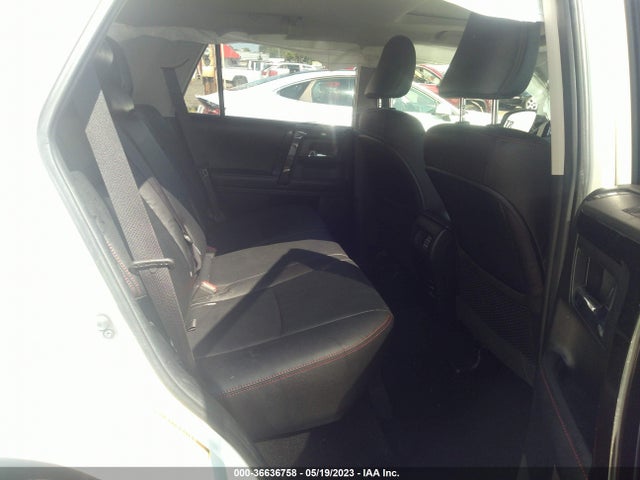 Toyota 4RUNNER SR5 2018 JTEBU5JR9J5577228 Image 10