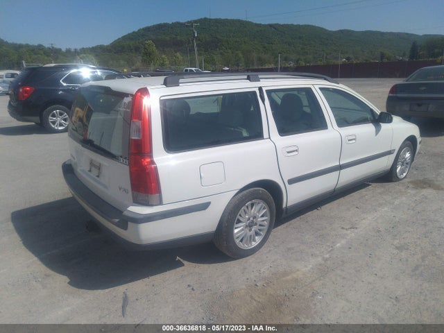 2004 VOLVO V70 VIN: YV1SW64A442408308