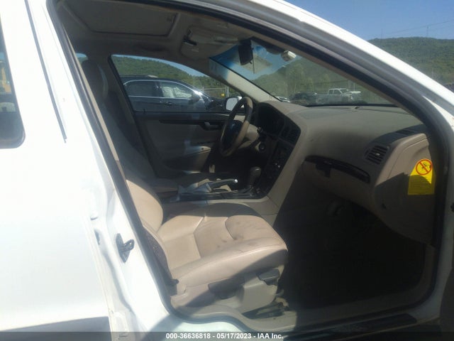 2004 VOLVO V70 VIN: YV1SW64A442408308