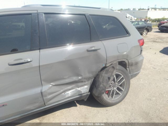 1C4RJFLG7KC725290 Jeep Grand Cherokee Trailhawk