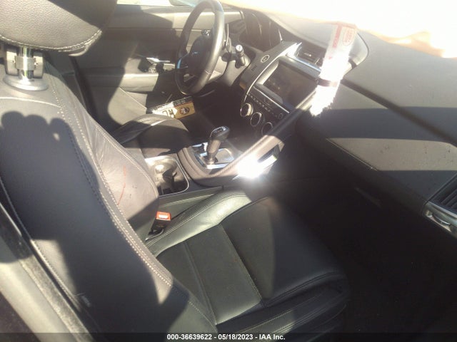 2019 JAGUAR E-PACE SADFJ2FX5K1Z40738 Photo 4