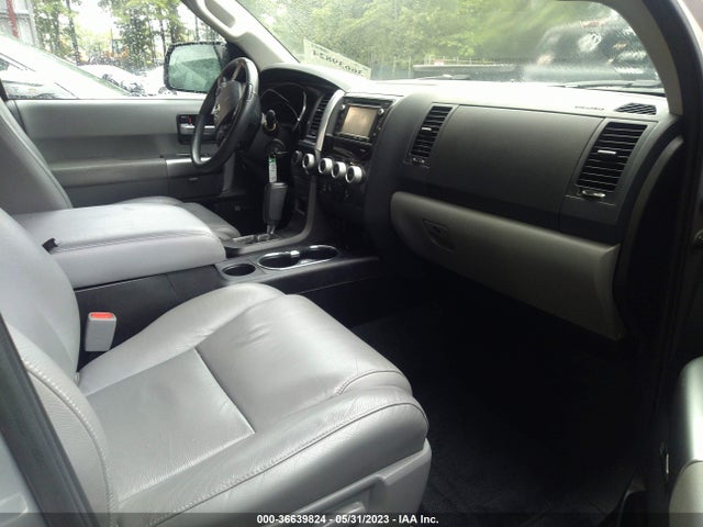 2018 Toyota Sequoia, VIN: 5TDJY5G17JS156107