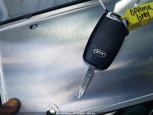 KNAGT4L35J5221761 KIA Optima Lx