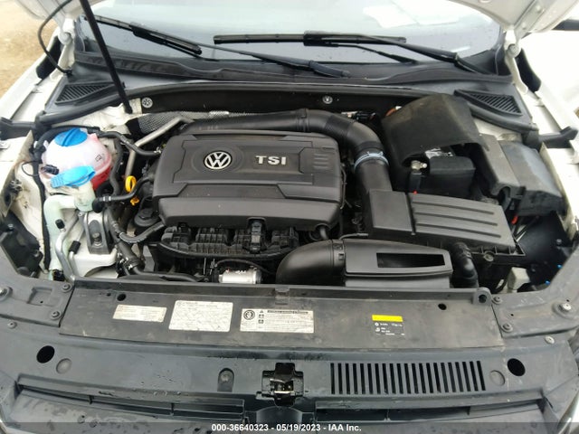 1VWAT7A38FC058097 Volkswagen Passat 1.8t Wolfsburg Ed