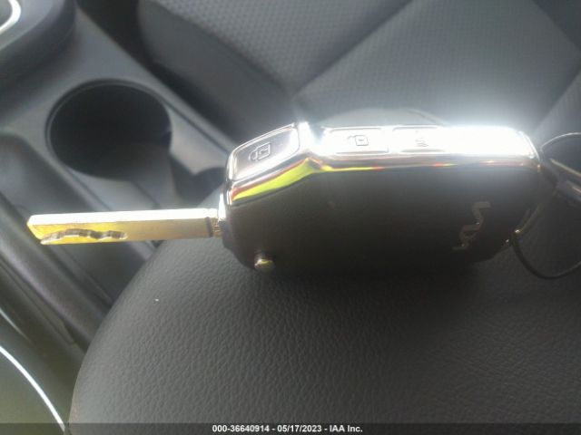 KNDJ23AU3P7860915 KIA SOUL LX