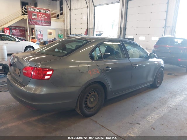 3VW1K7AJ0EM390548 Volkswagen Jetta Sedan S