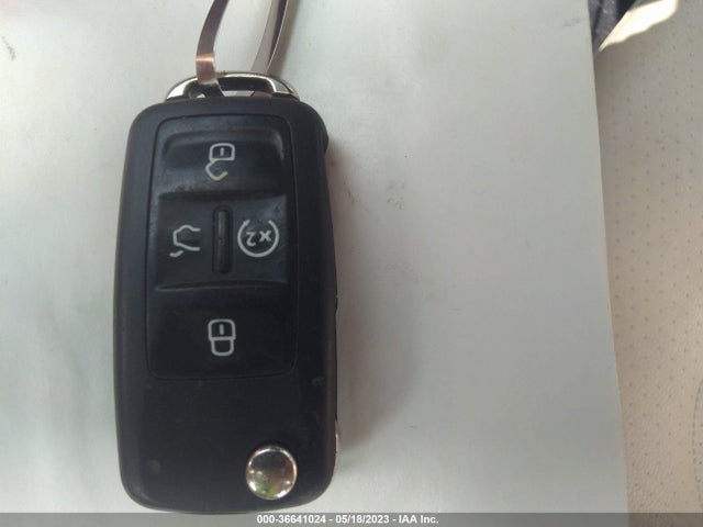1VWBA7A34JC005366 Volkswagen Passat 2.0t Se