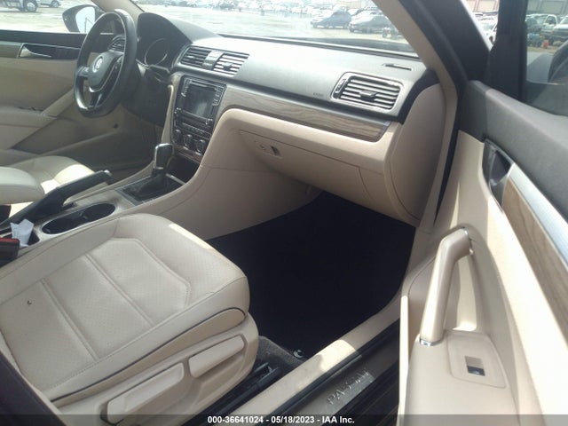 1VWBA7A34JC005366 Volkswagen Passat 2.0t Se