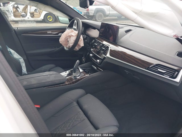 BMW 5 Series 530e 2023 аукцион фото