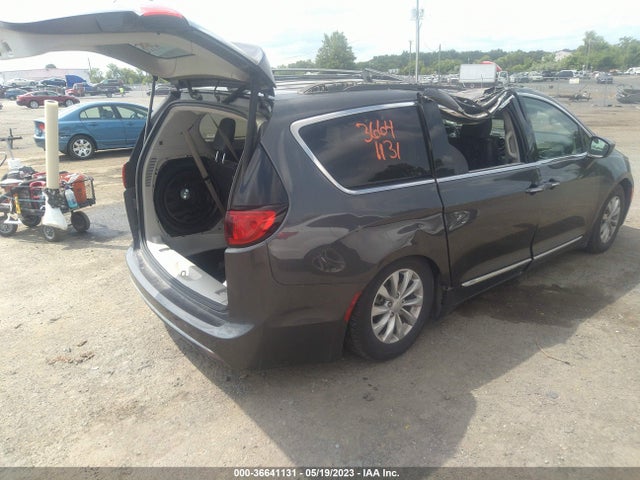 2C4RC1BG9JR118960 Chrysler Pacifica Touring L