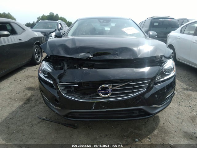 2017 Volvo S60, VIN: LYV402TM2HB151044