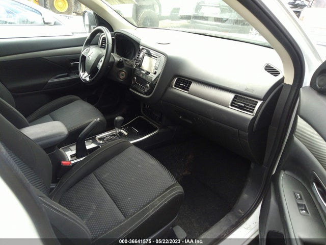 JA4AD2A34HZ044372 Mitsubishi Outlander Es