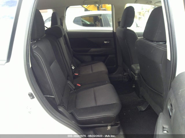 JA4AD2A34HZ044372 Mitsubishi Outlander Es