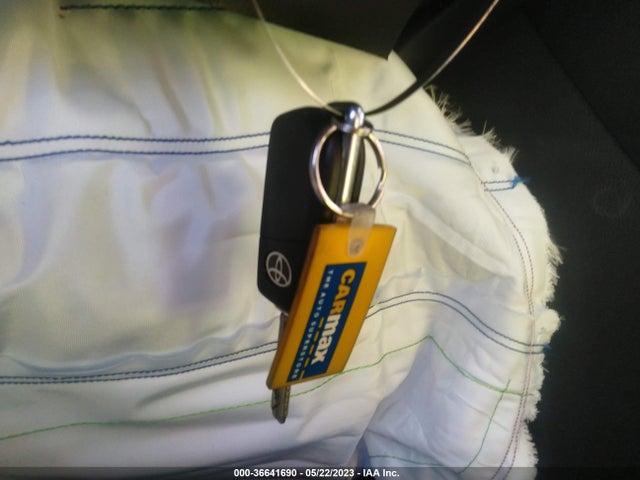 Toyota RAV4 LE 2019 JTMF1RFV8KJ005023 Image 11