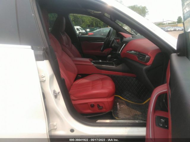 ZN661YUS2HX235017 Maserati LEVANTE S